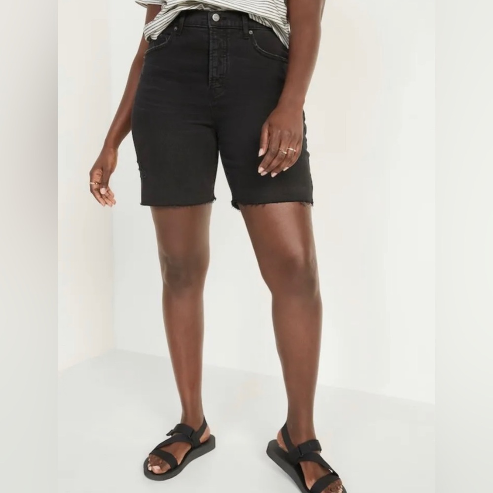Extra High-Waisted Sky Hi Black Button-Fly Jean Shorts Size 12 7-inch inseam